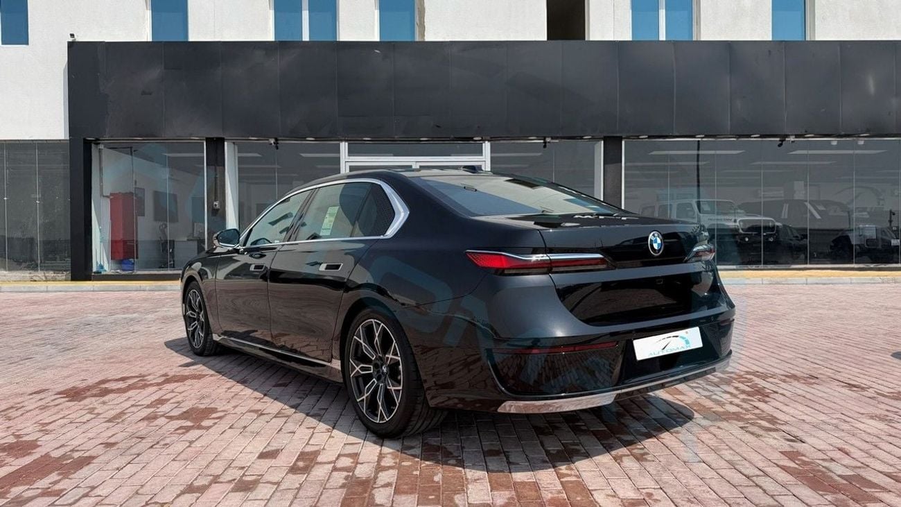 بي أم دبليو 740i ماستركلاس M SPORT PACKAGE 2026 (For Export , НА ЭКСПОРТ) 3.0TT RWD GCC  Без пробега