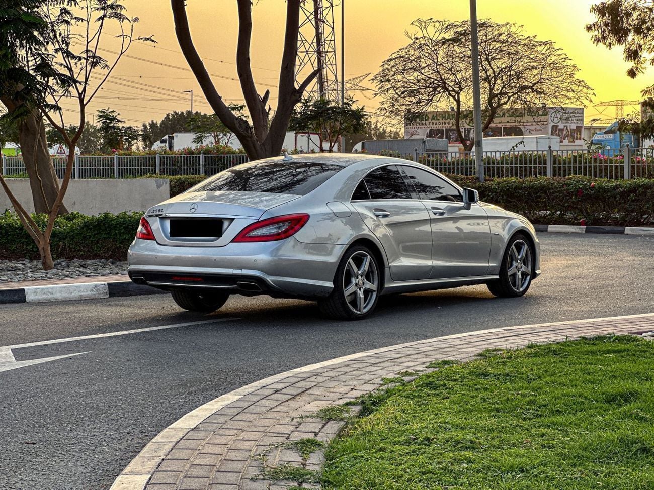 مرسيدس بنز CLS 550 2012 Mercedes-Benz CLS 550 RWD AMG V8 | 402 Hp | Law Mileage (151,000 Km) | Japanese Specs