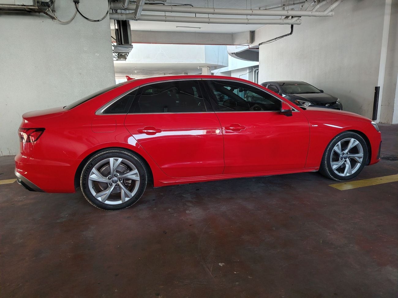 أودي A4 35 TFSI S-LINE