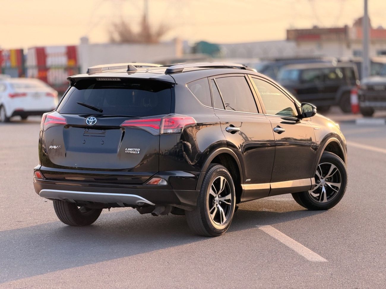 Toyota RAV4 Hybrid Limited 2.5L full option