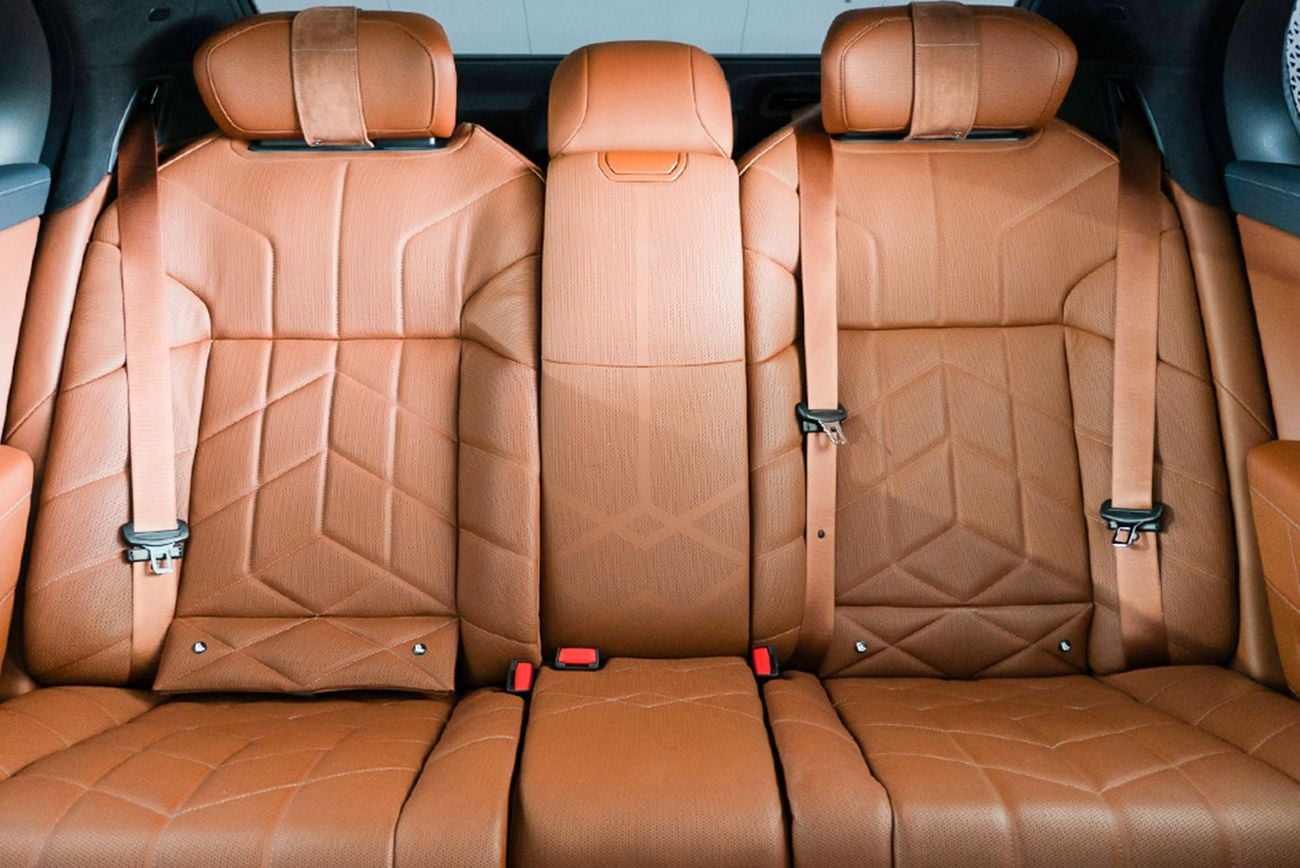 بي أم دبليو 740i