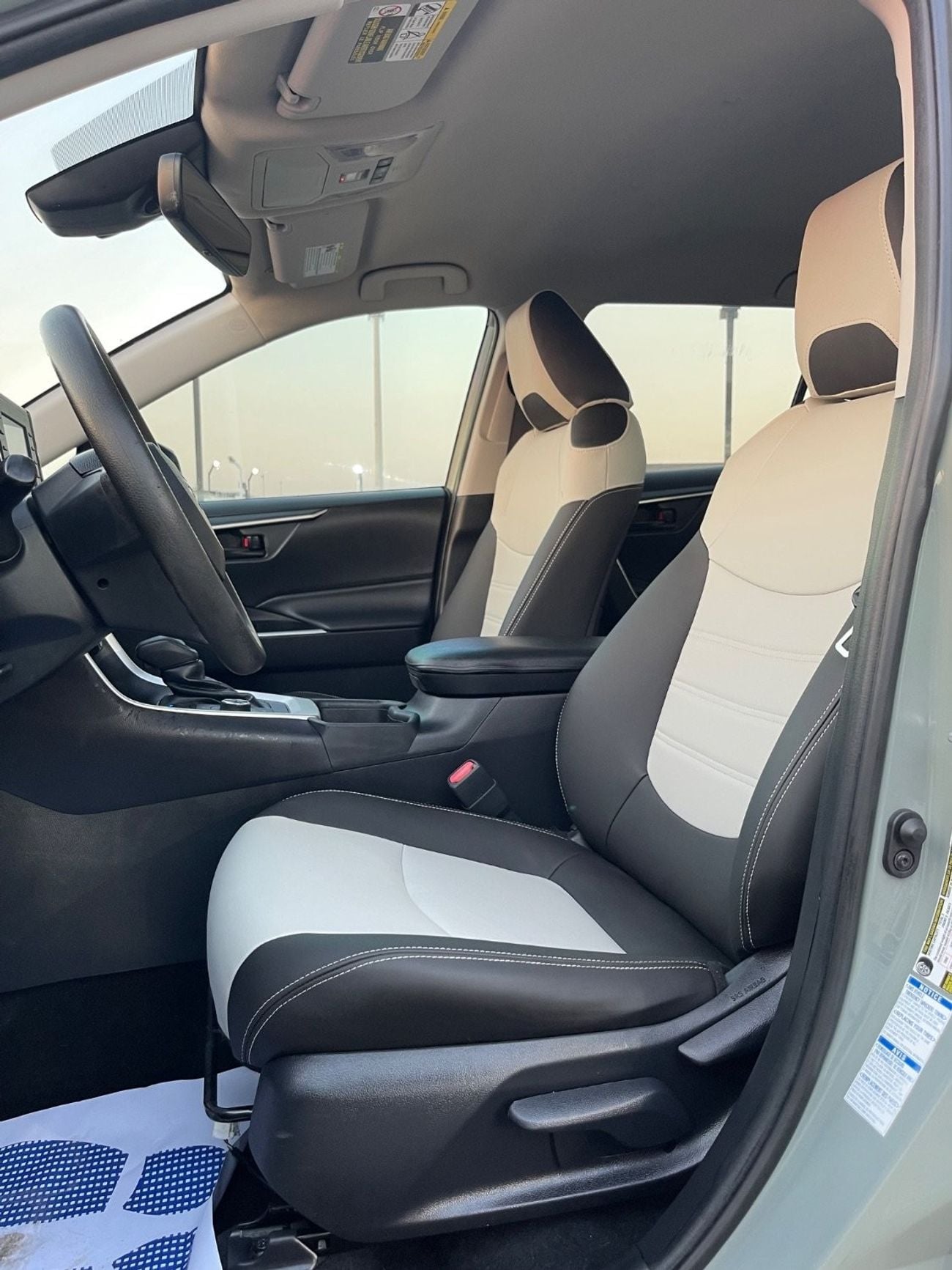 Toyota RAV4 LE 2.5L (219 HP) 2019 TOYOTA RAV4 LE HYBRID 4x4 IMPORTED FROM USA