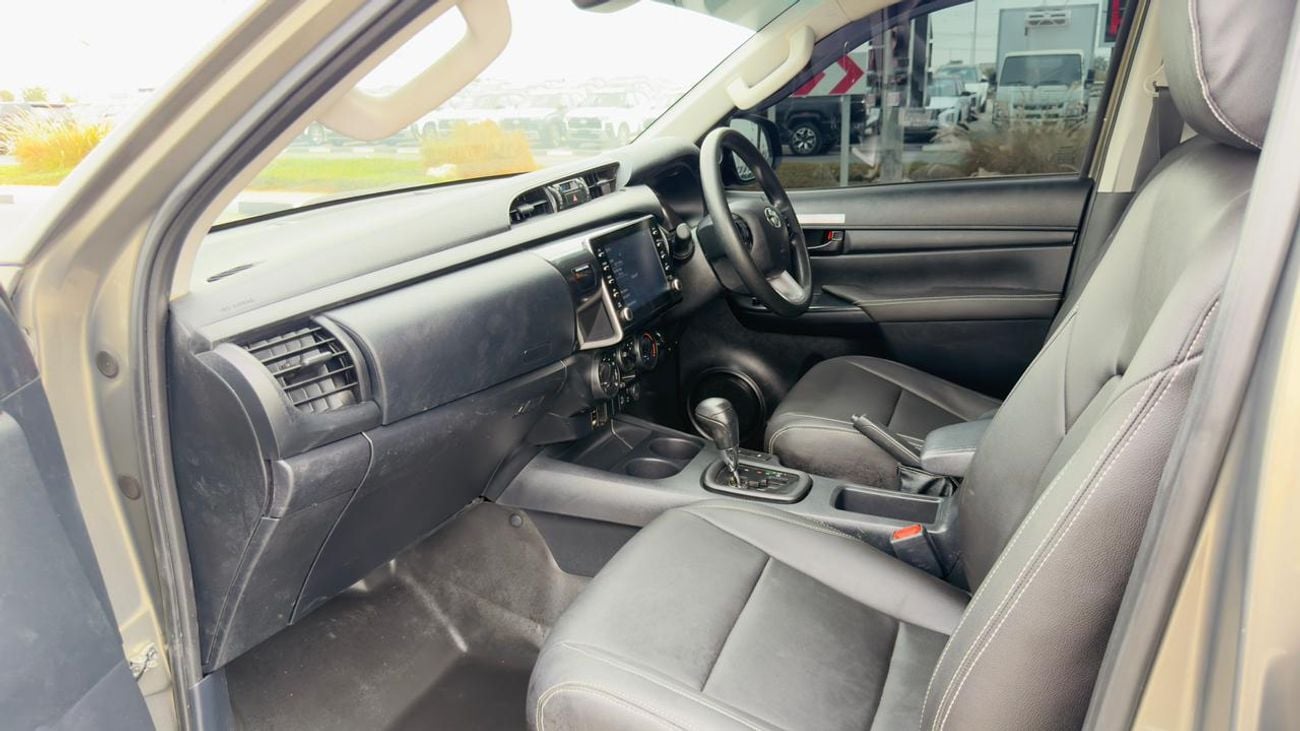 Toyota Hilux DOUBLE CABIN REVO | 2023 | RHD | 2.8L DIESEL ENGINE | AUTOMATIC TRANSMISSION | 4 X 4 | SPORTS BAR