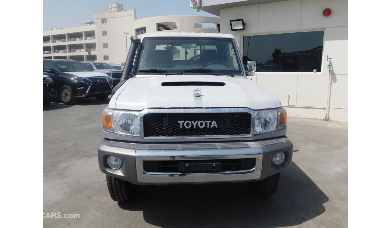 تويوتا لاند كروزر بيك آب 79 Single Cabin Pickup V8 4.5L Diesel Manual Transmission With Diff.Lock