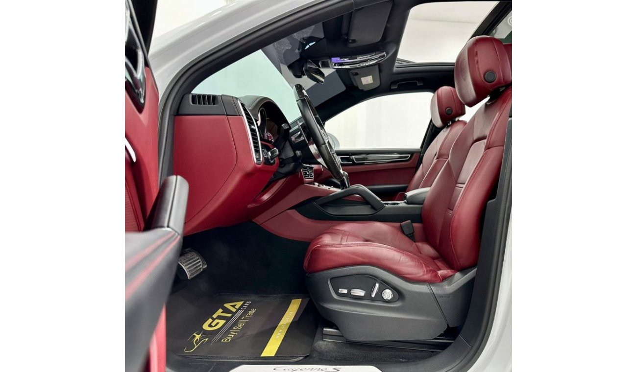 Porsche Cayenne 2019 Porsche Cayenne S, August 2024 Porsche Warranty, Full Porsche Service History, GCC