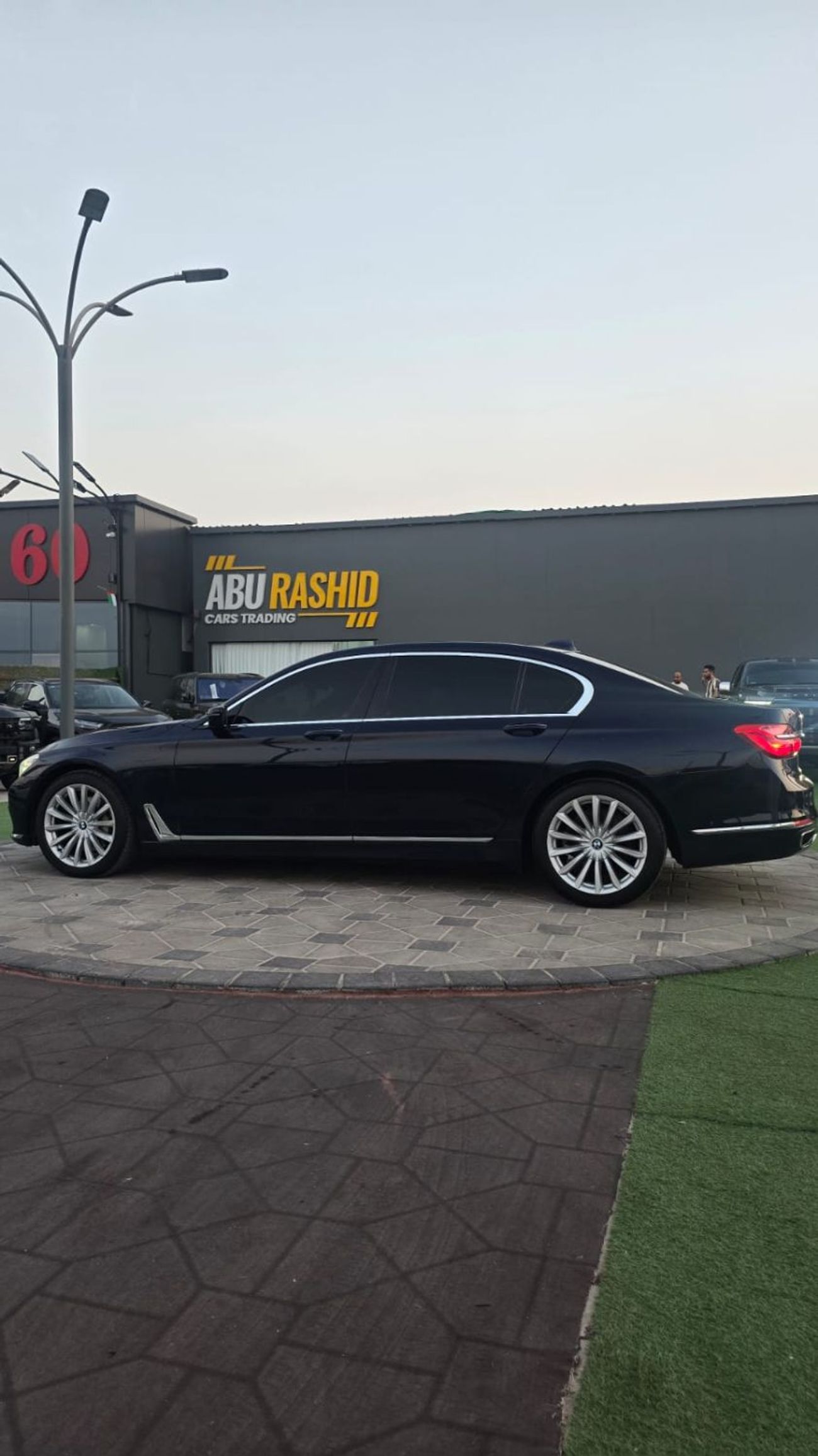 بي أم دبليو 730i