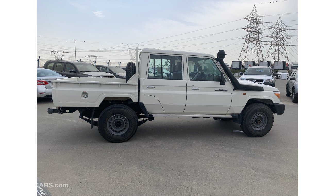 Toyota Land Cruiser Pick Up 4.5L Turbo Diesel, 8 CYL Double Cabin