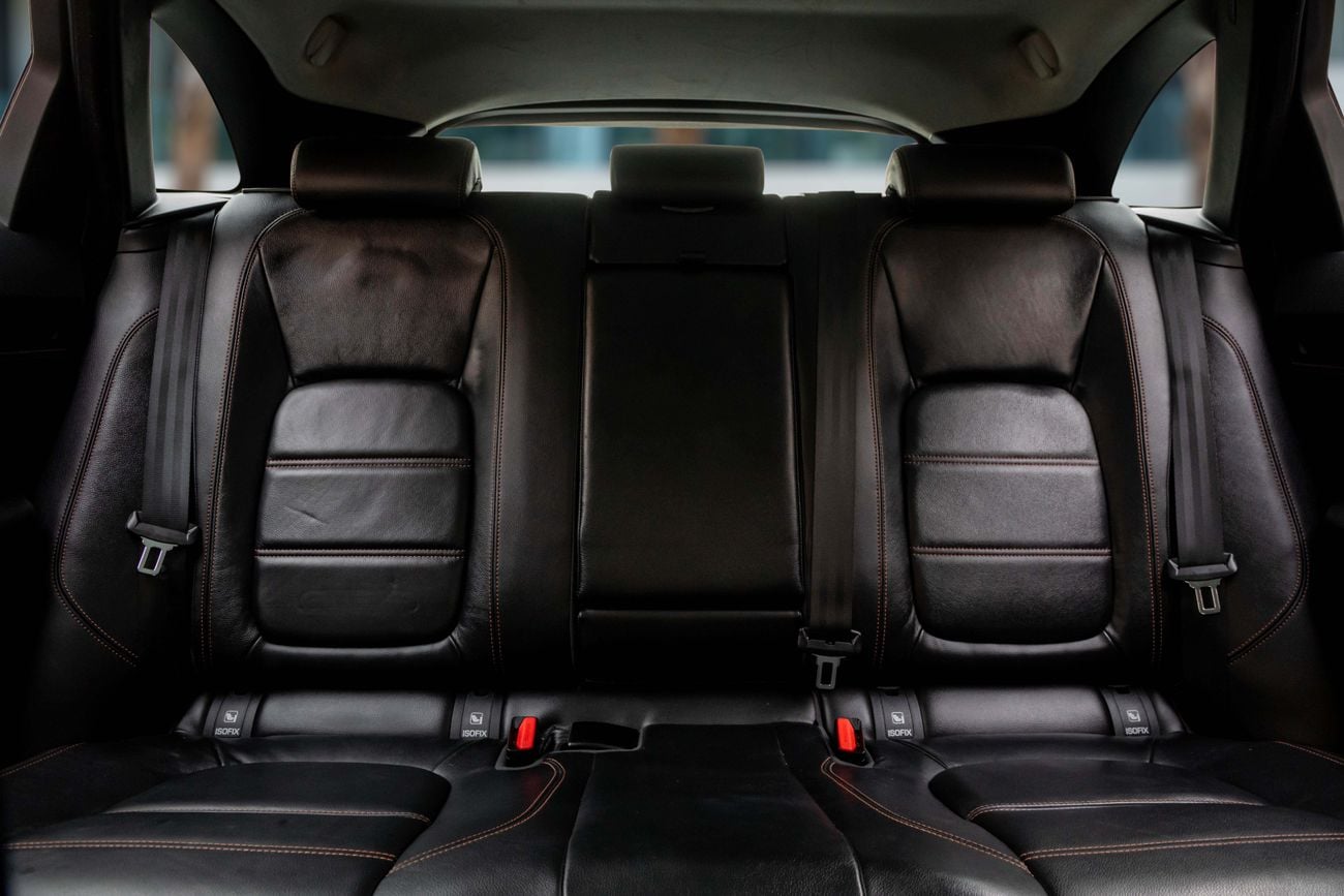 Jaguar F Pace F-Pace Prestige | 2,115 P.M | 0% Downpayment | 25T AWD LOW MILEAGE JAGUAR SERVICED!