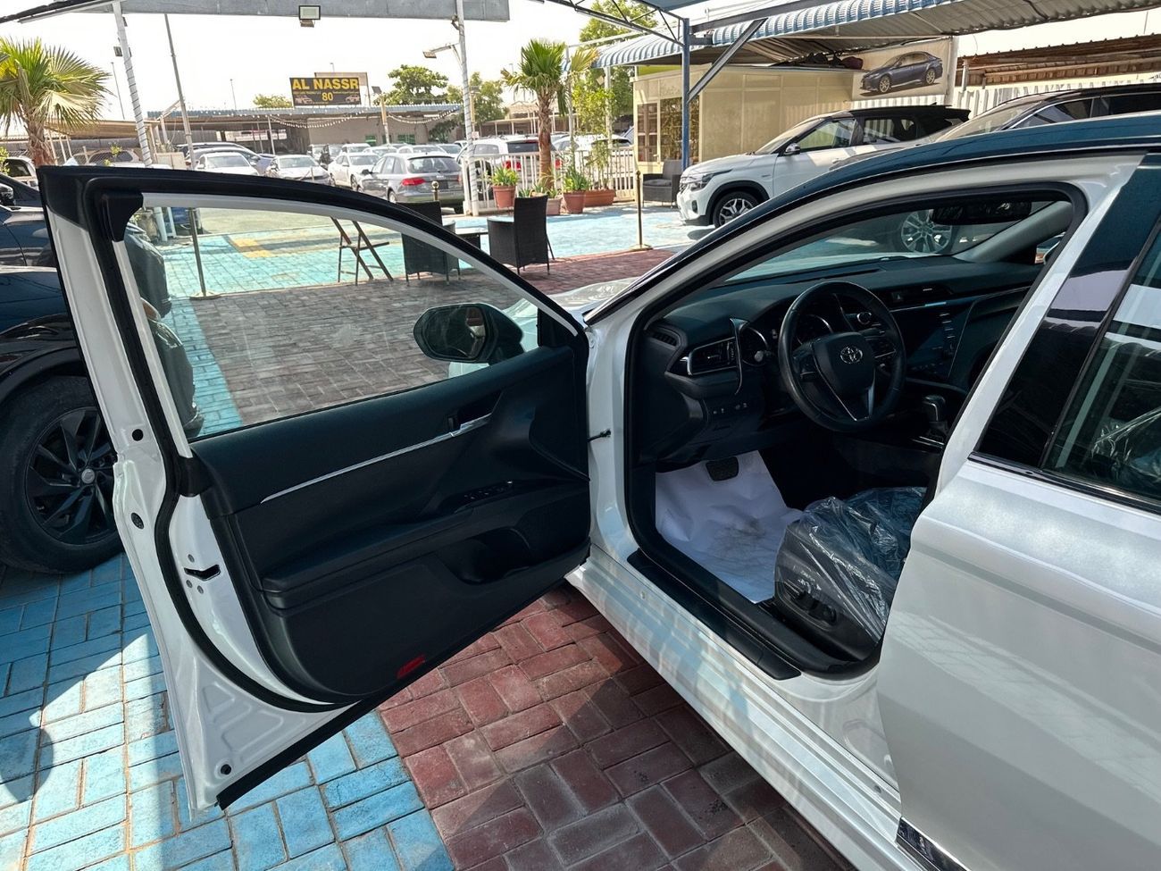 Toyota Camry Solara Toyota Camry xse trim 2020 with 2.5 engine in perfect condition, air tanks all in place, minimal dam