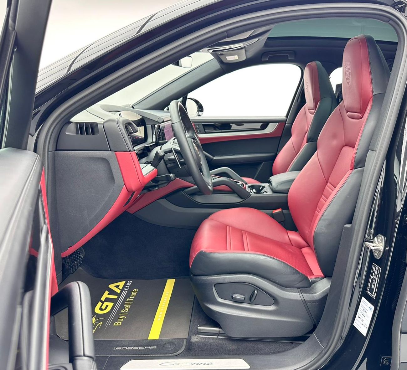 Porsche Cayenne Base Coupe 2025 Porsche Cayenne Coupe, Jan/2027 Porsche Warranty, Porsche Full Service History, GCC