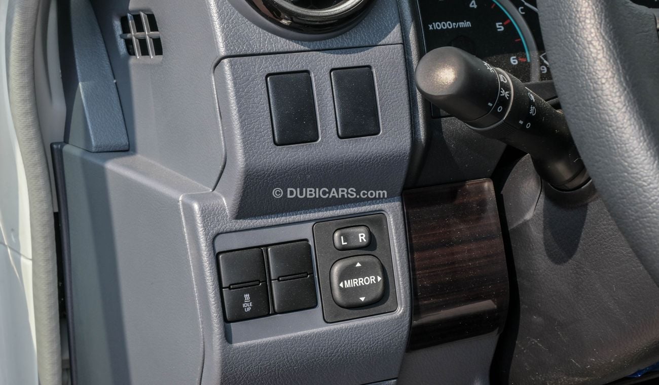 Toyota Land Cruiser 70 LC76 4.5L V8 YM 2024 Full option