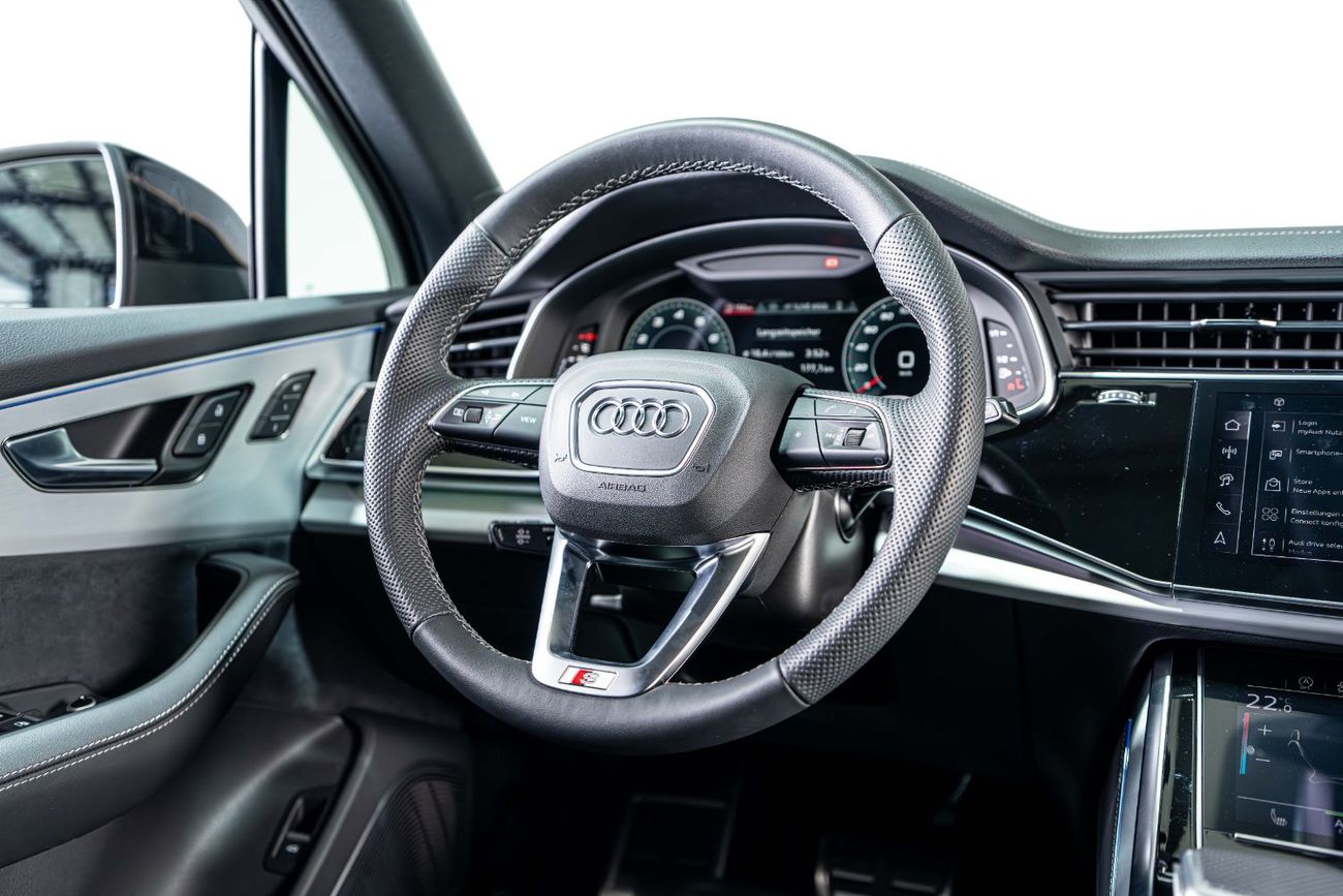 Audi SQ7 Sport Package -Al Nabooda Warranty- Special Sakhir Gold Metallic Color