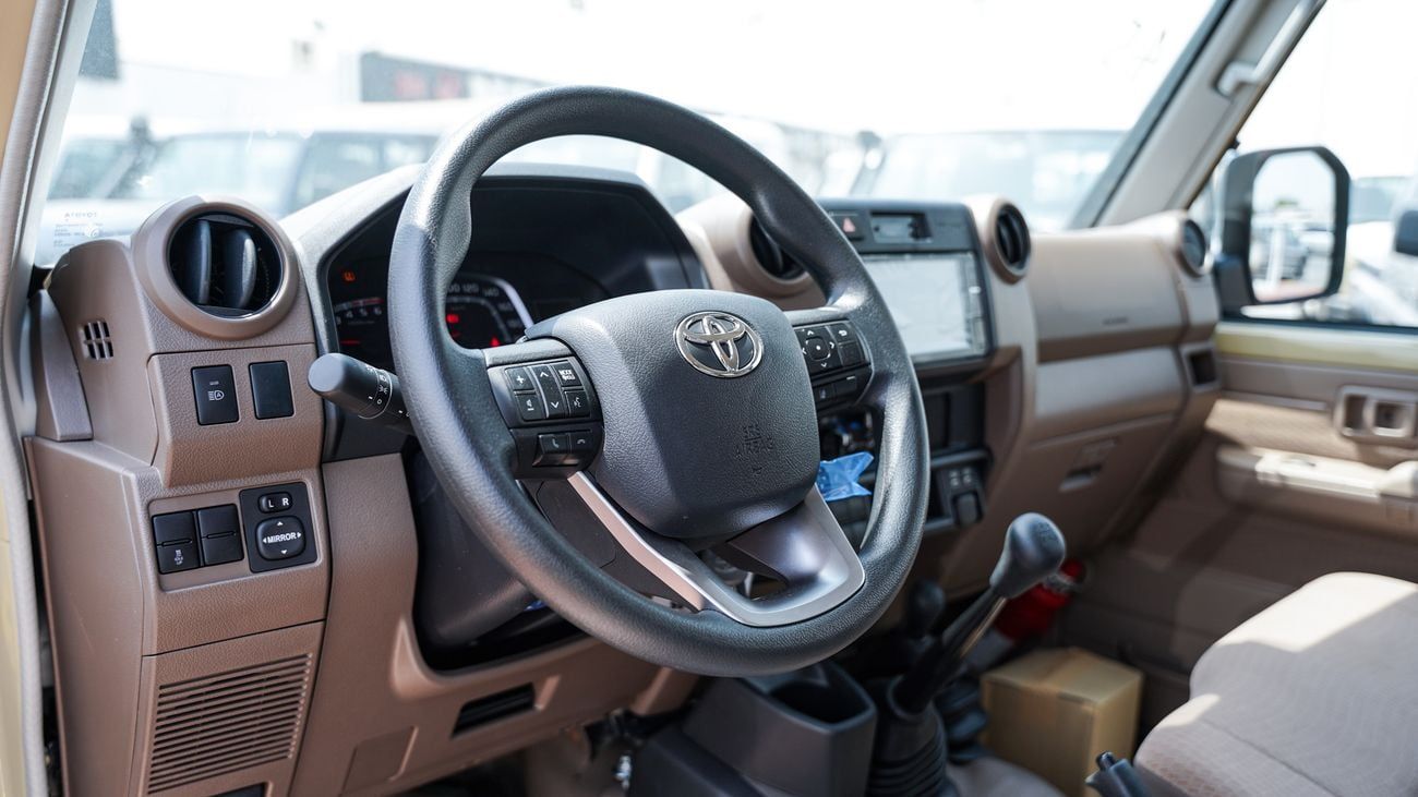 Toyota Land Cruiser Pick Up LC79 DC 2.8 DSL 26 YM MT