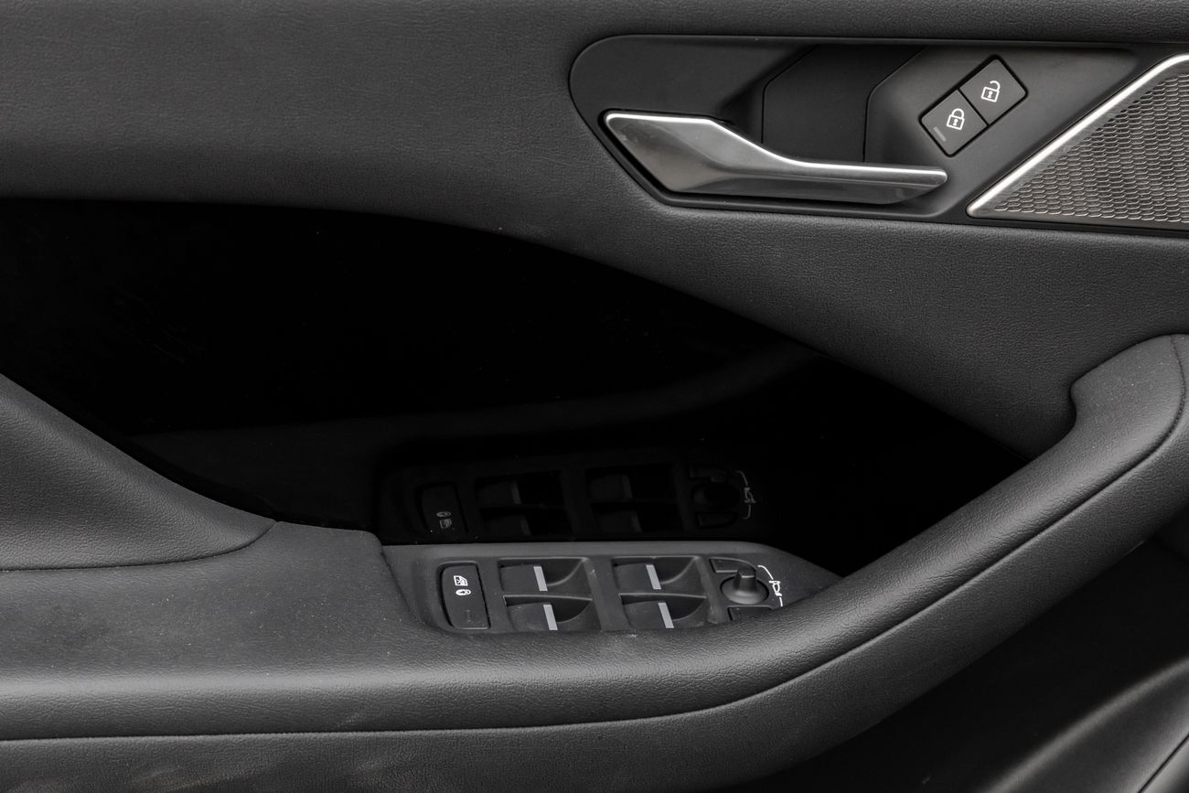 Jaguar I Pace I-Pace S EV 400 | 2,350 P.M | 0% Downpayment | AGENCY WARRANTY