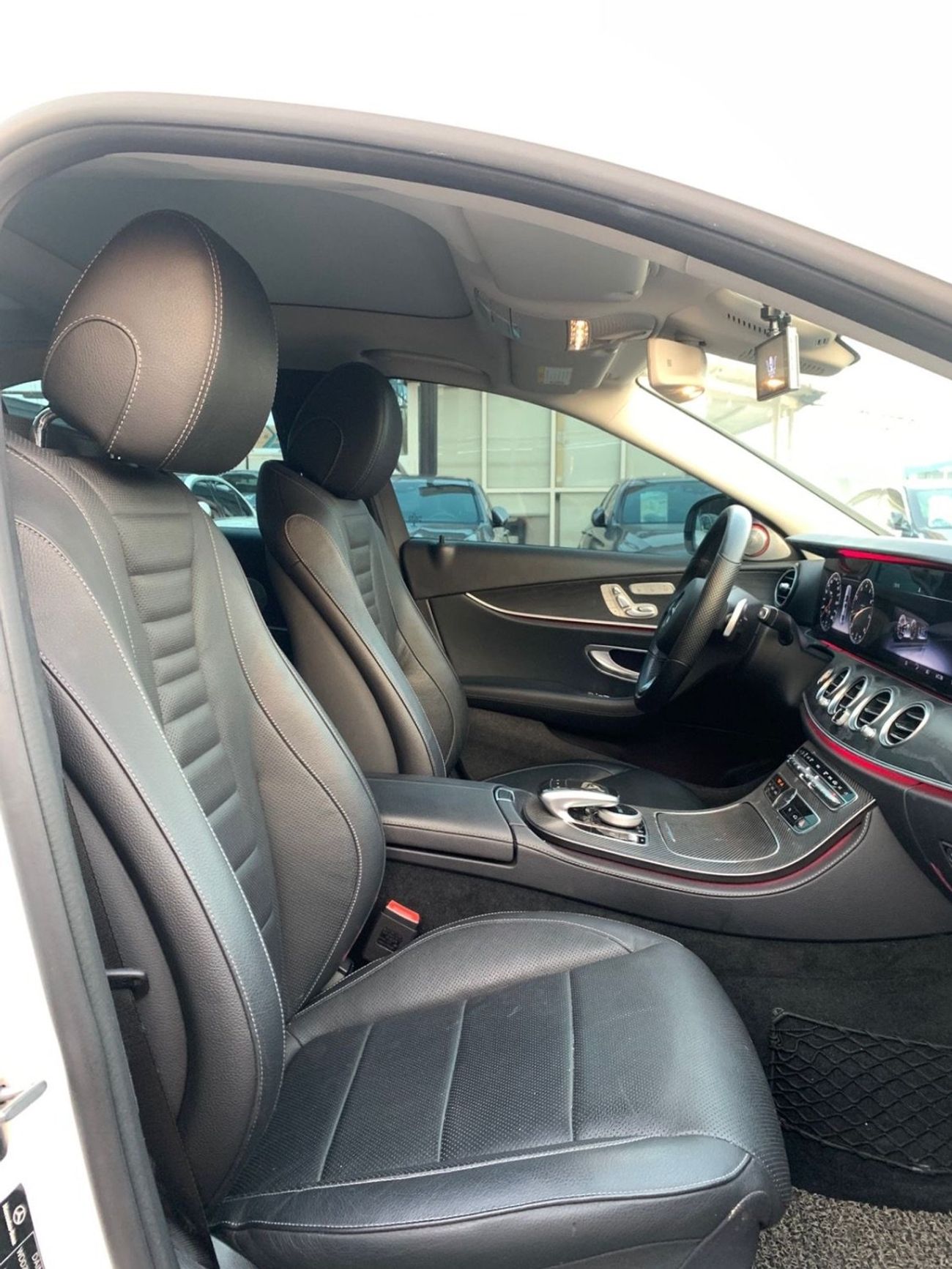 مرسيدس بنز E300 Mercedes-Benz E300 4Matic panorama V4 2.0L Model 2017 Price:90.000AED  Mileage:140.000 Km  Specifica