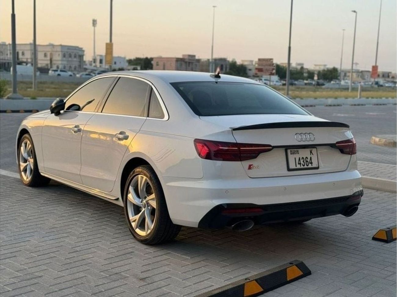 أودي A4 Audi S4 V4 2021