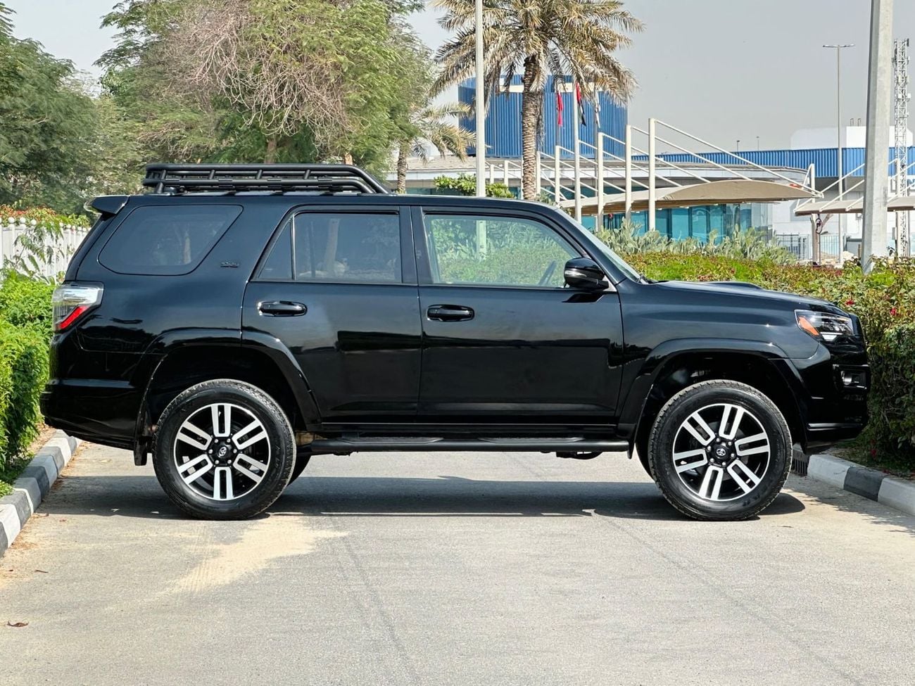 Toyota 4Runner Left Hand Drive Year: 2018 Full Option Premium UAE Pass ▾