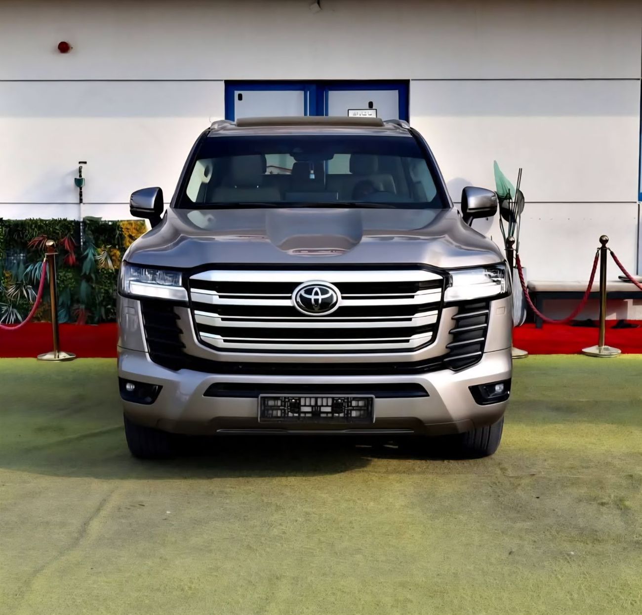 Toyota Land Cruiser GXR 4.0L LHD-4WD-PETROL-AUTOMATIC-6 CYLINDER-7 SEATS-5DOORS