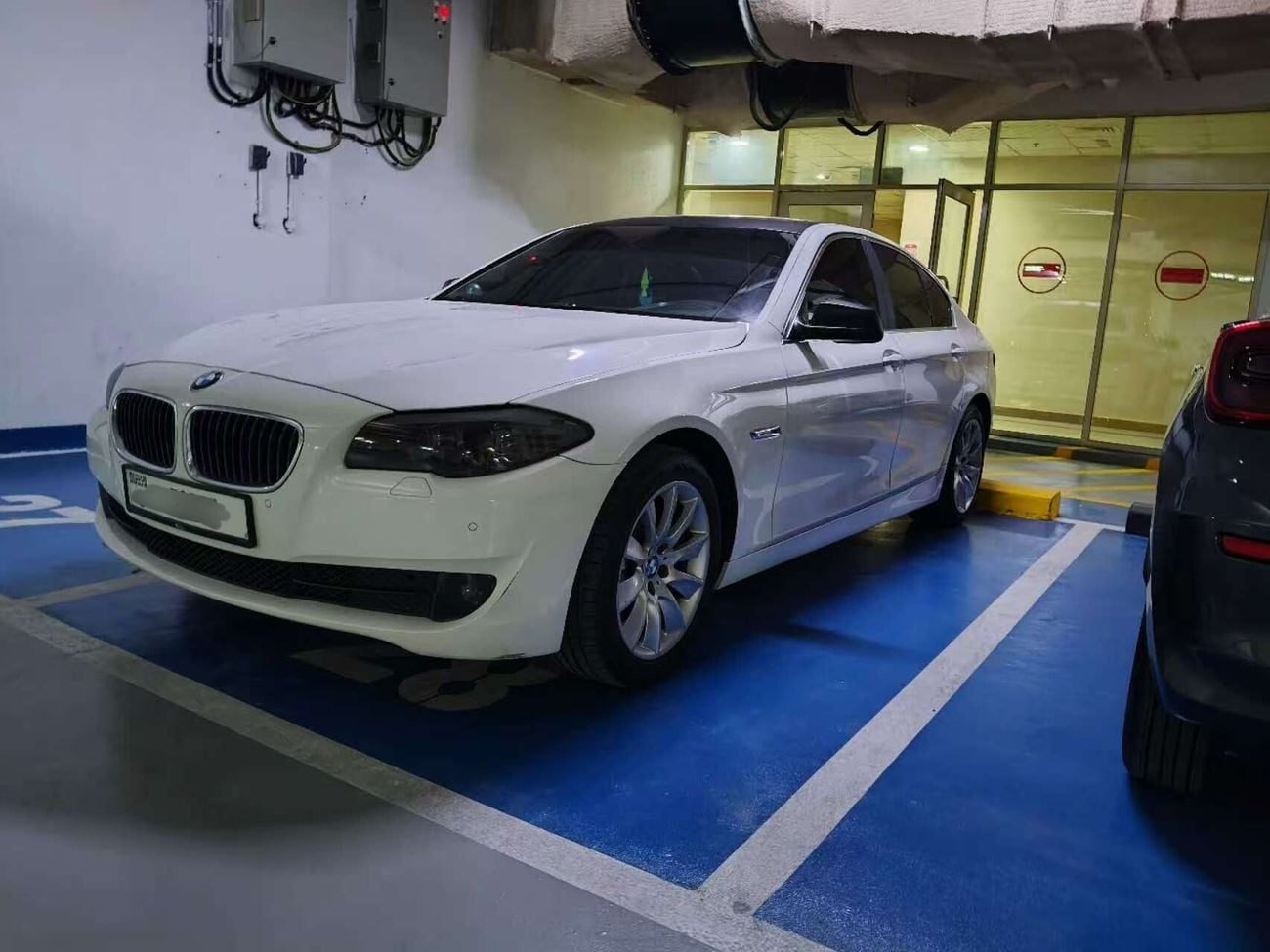 BMW 523i EXCLUSIVE