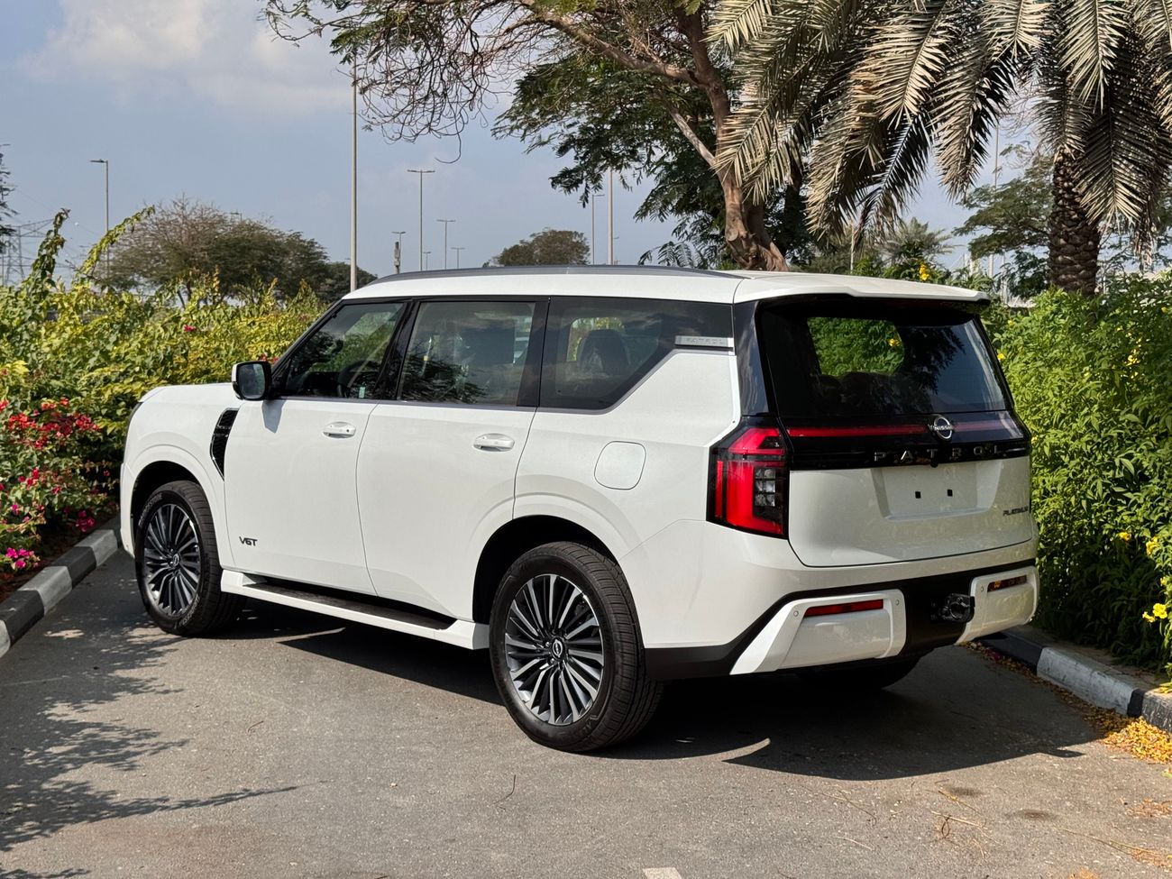 Nissan Patrol 2025 Platinum 3.5l Twin Turbo Brand New 0Km