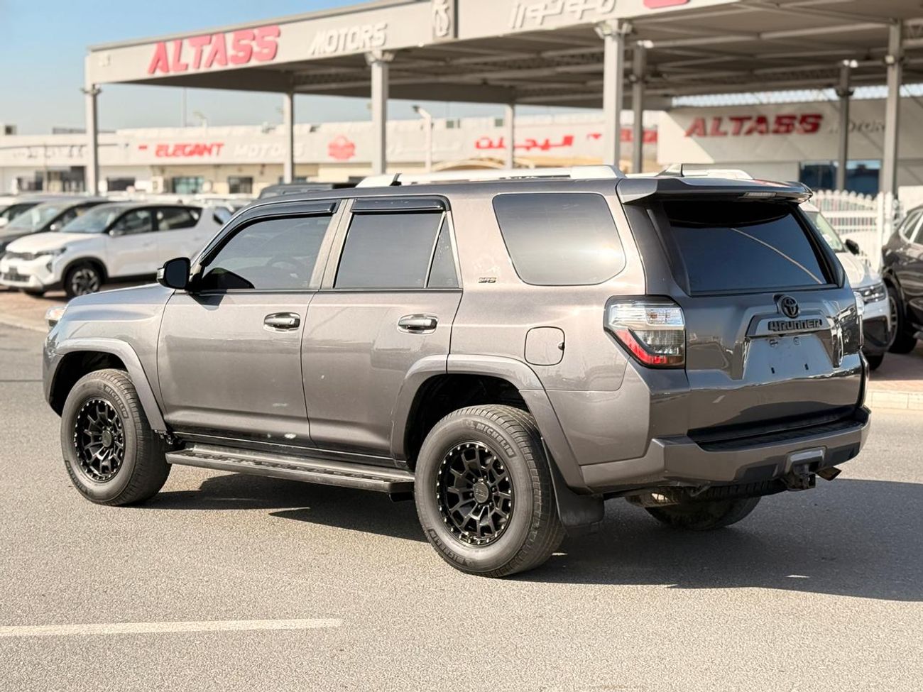 Toyota 4Runner SR5 premium 4WD  7 seater 2016