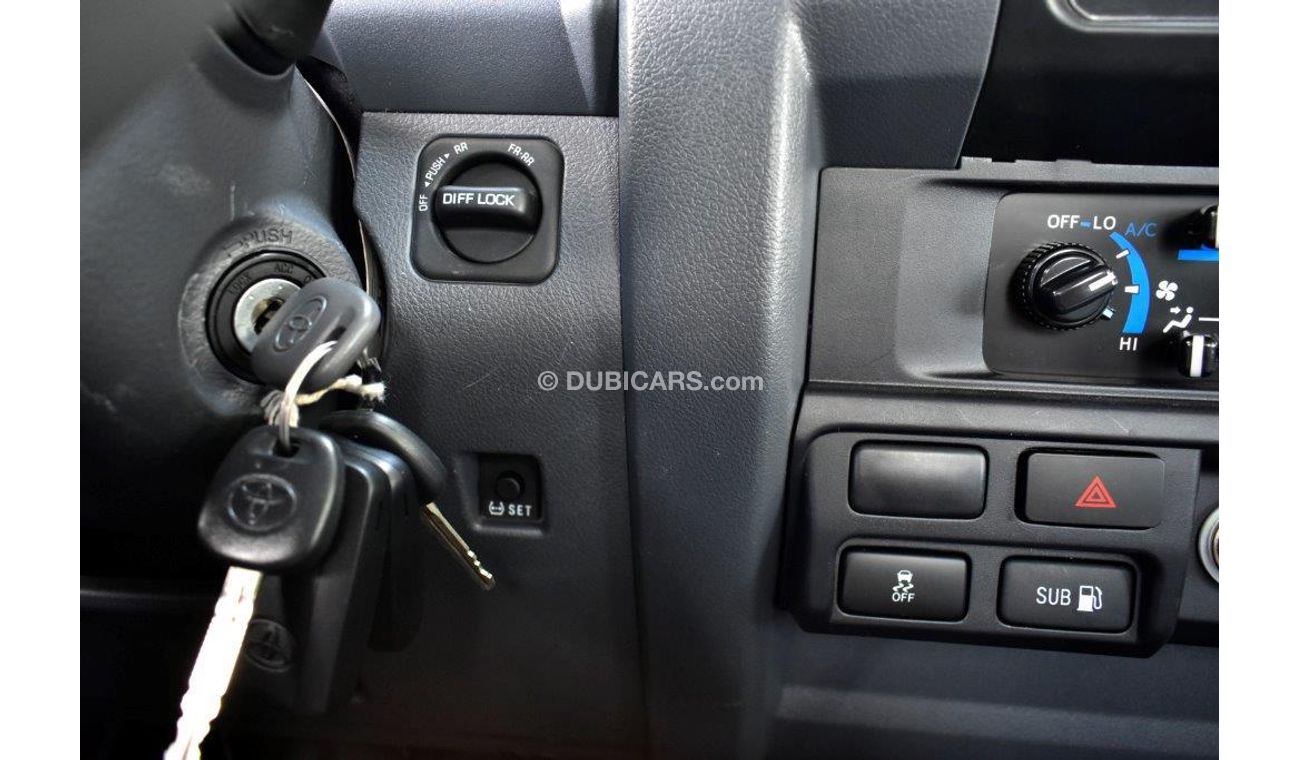 Toyota Land Cruiser Pick Up 79 Single Cab Pickup Limited V8 4.5L 4WD Turbo Diesel Manual Transmission