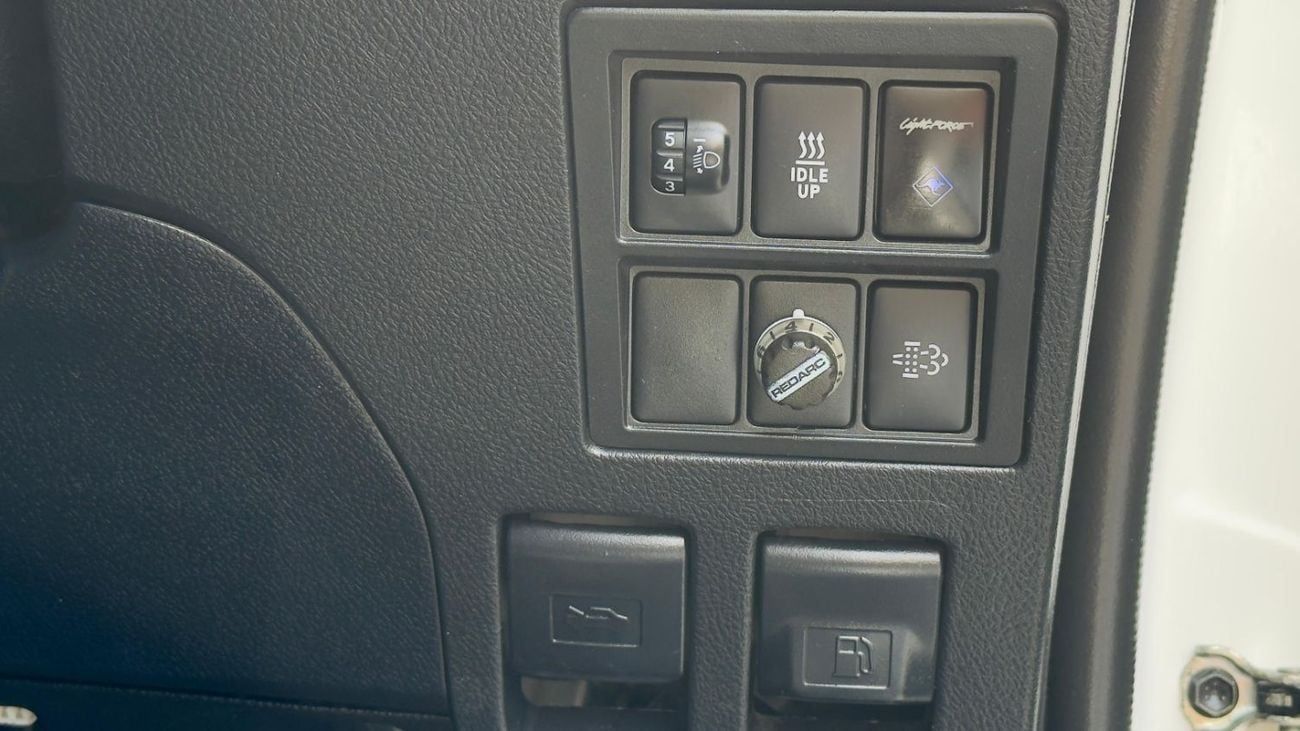 Toyota Hilux SINGLE CABIN | 4WD | 2.8L DIESEL ENGINE | AT | RIGHT-HAND-DRIVE