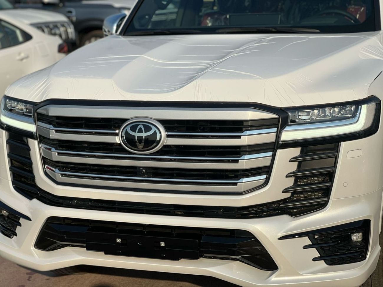 تويوتا لاند كروزر TOYOTA LAND CRUISER VXR 3.5L SUV 4WD 2025