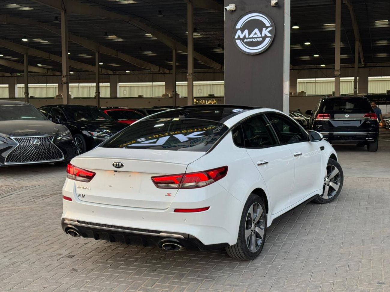 Kia Optima Si 2.4L 2.4L V4 / PANORAMIC SUNROOF / LEATHER / ROAD ASSIST / RIMS / IN PERFECT CONDITION