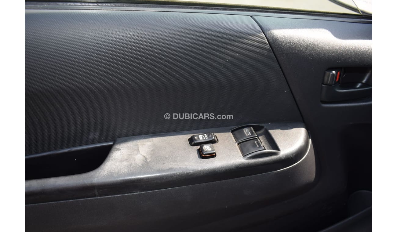 Toyota Hiace Toyota Hiace Midroof Bus 15 seater, Model:2014. Excellent condition