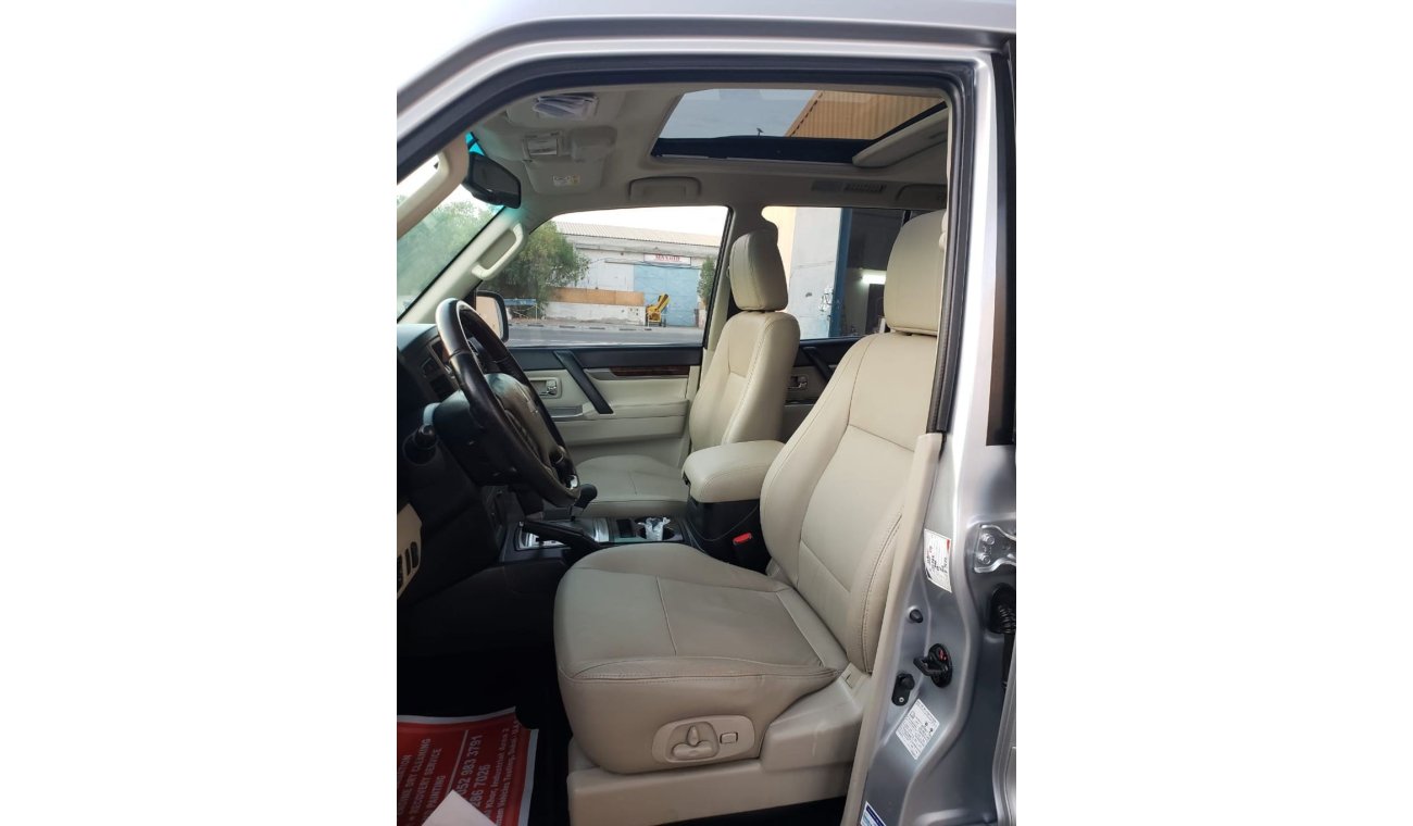 Mitsubishi Pajero Full option leather seats clean car