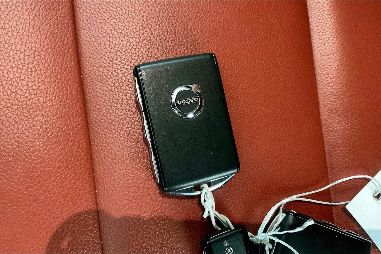 فولفو XC 40 T5 Momentum | شامل الضمان | 0 ﺪﻔﻋﺓ ﺃﻮﻟﻯ