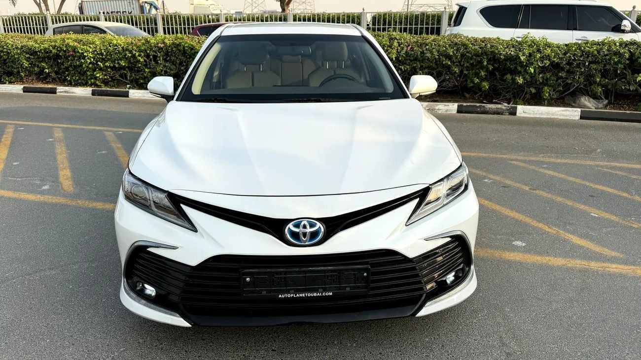 Toyota Camry LE Toyata LE Hybrid GCC specs, Free offers! Bank loan can be arranged!