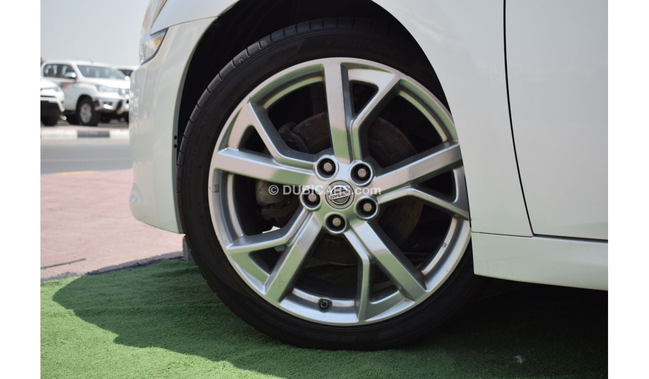 Nissan Maxima 2015 CC No Accident No Paint A Perfect Condition