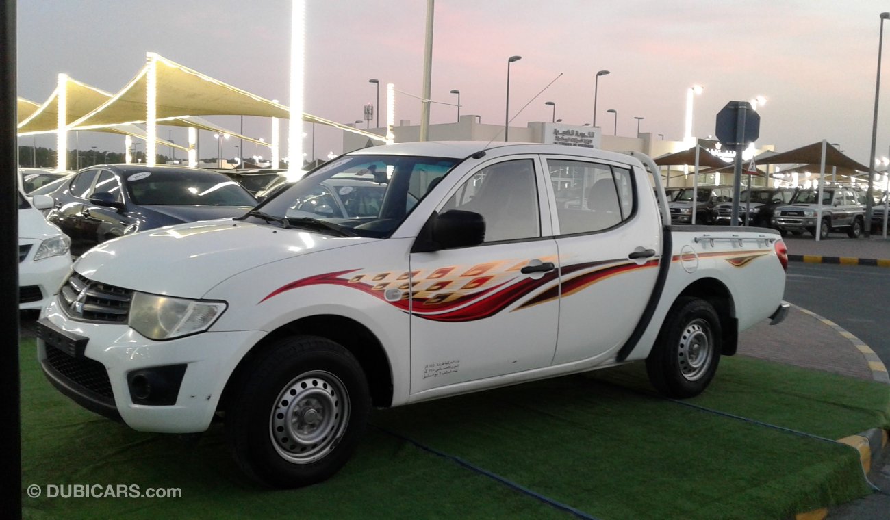 Mitsubishi L200 L200 WHITE 2014 KHALIGE NO ACCEDINT PERFECT