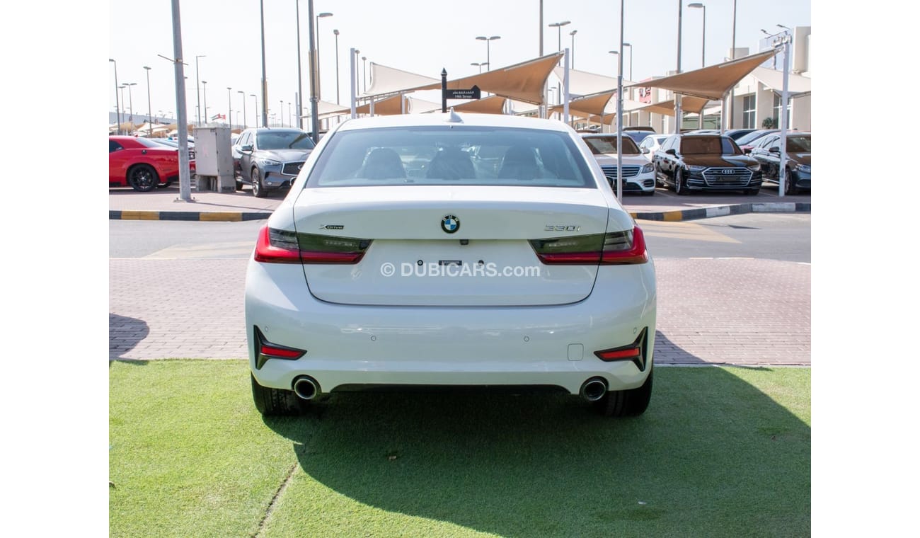 BMW 330i Luxury Line 330i - Turbo Engine