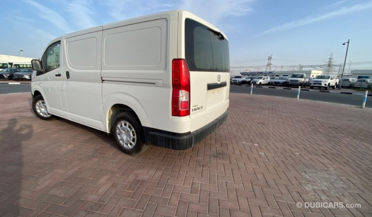 Toyota Hiace BRAND NEW CARO VAN 2022 5 DOORS FOR EXPORT ONLY