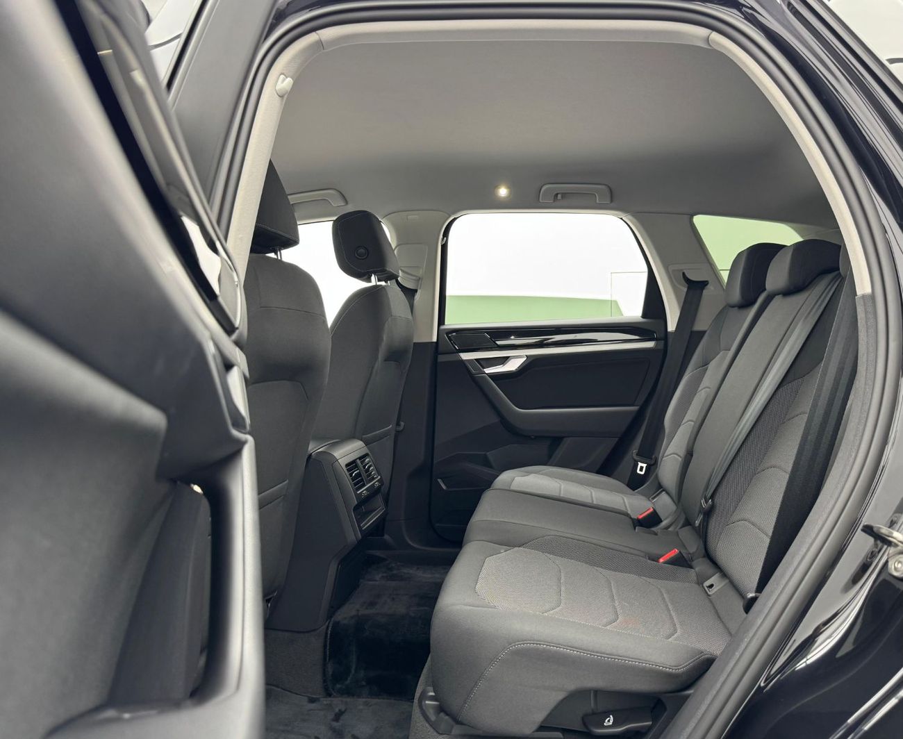 Volkswagen Touareg 3.0T TL (340 HP) 2021 Volkswagen Touareg, 1 Year Warranty, 2027 Agency Service Contract, Agency FSH,