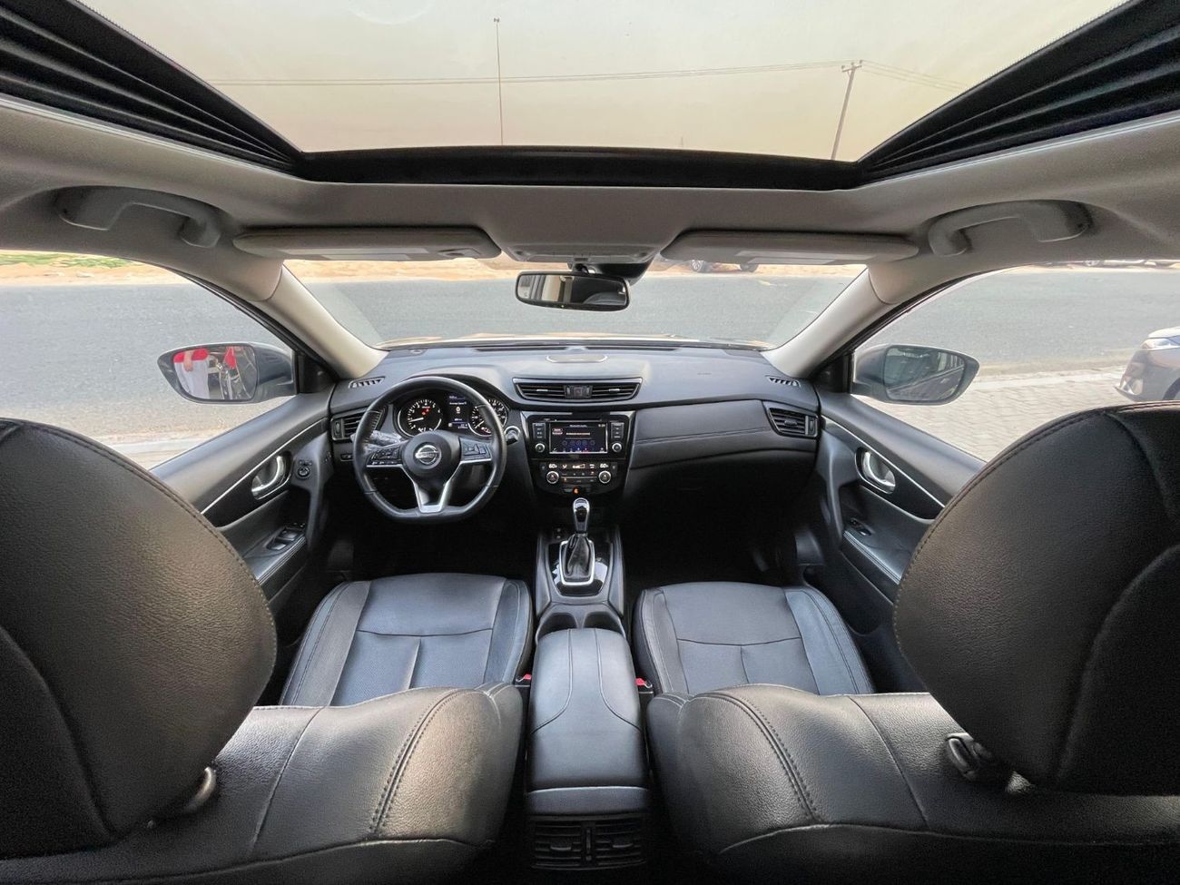 نيسان روج بلاتينيوم / أعلى المواصفات / بانوراما  / كاميرا 360 / 750 درهم شهريا