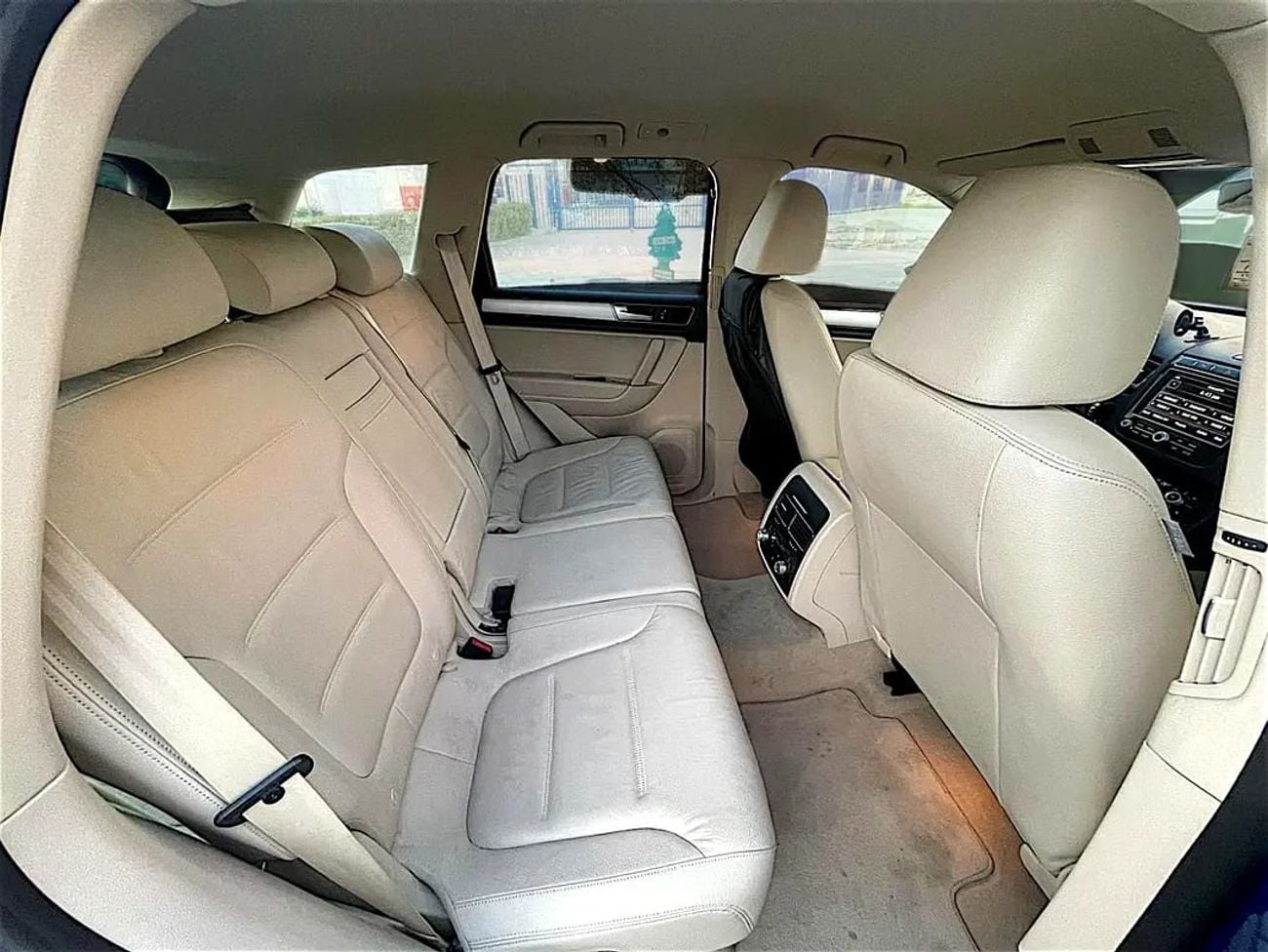Volkswagen Touareg 1,005 P.M | SEL | GCC Specs | Pristine Condition