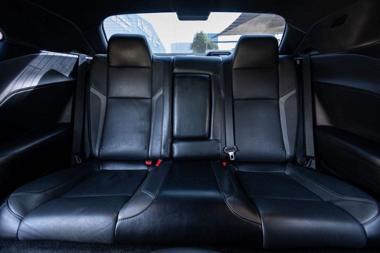 Dodge Challenger SXT Plus 3.6L