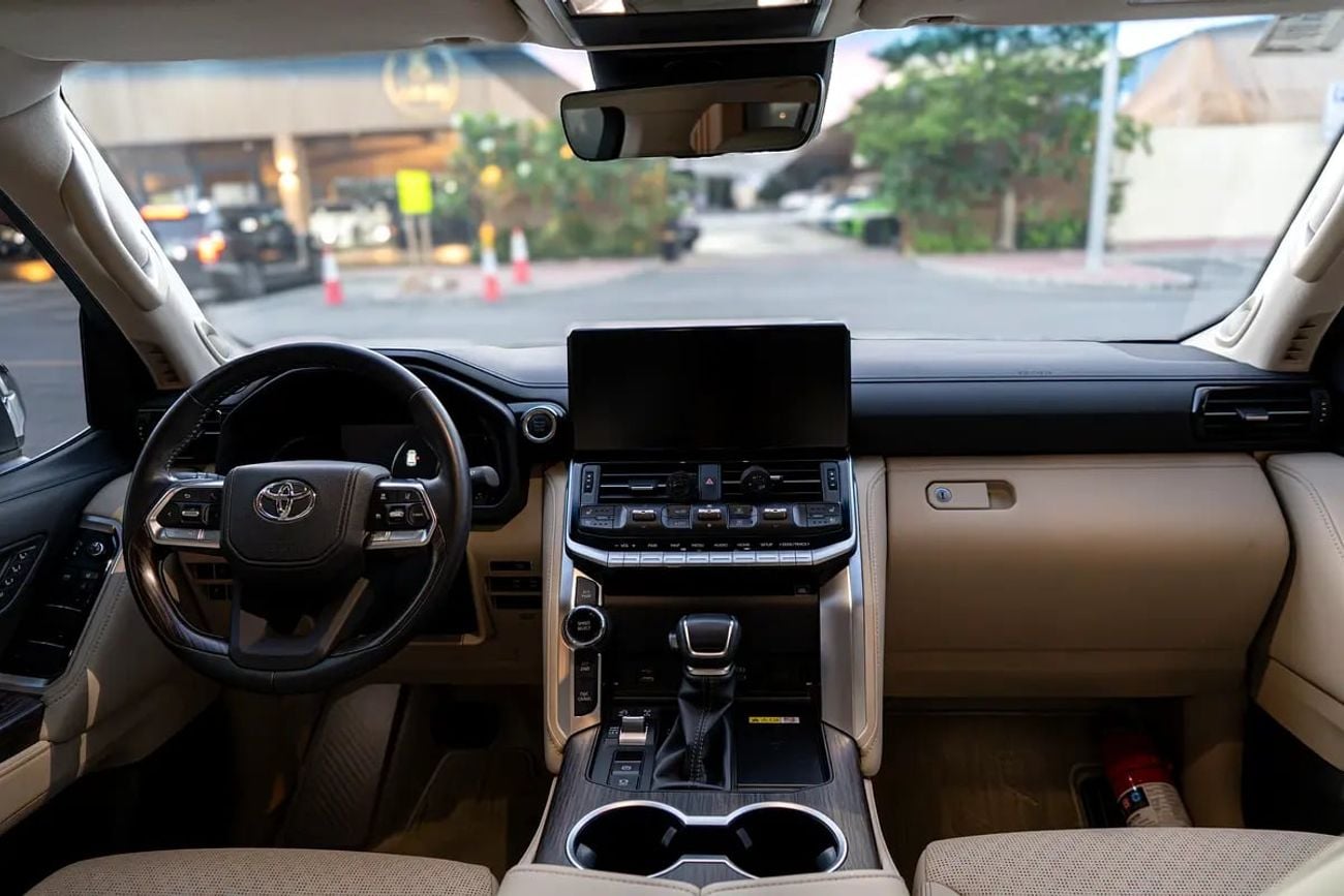 تويوتا لاند كروزر VXR 4.0L VXR | GCC Specs | Super Clean | Low Mileage