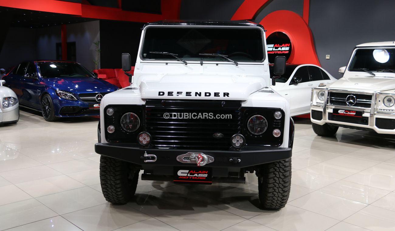 Used Land Rover Defender 2015 for sale in Dubai - 82451