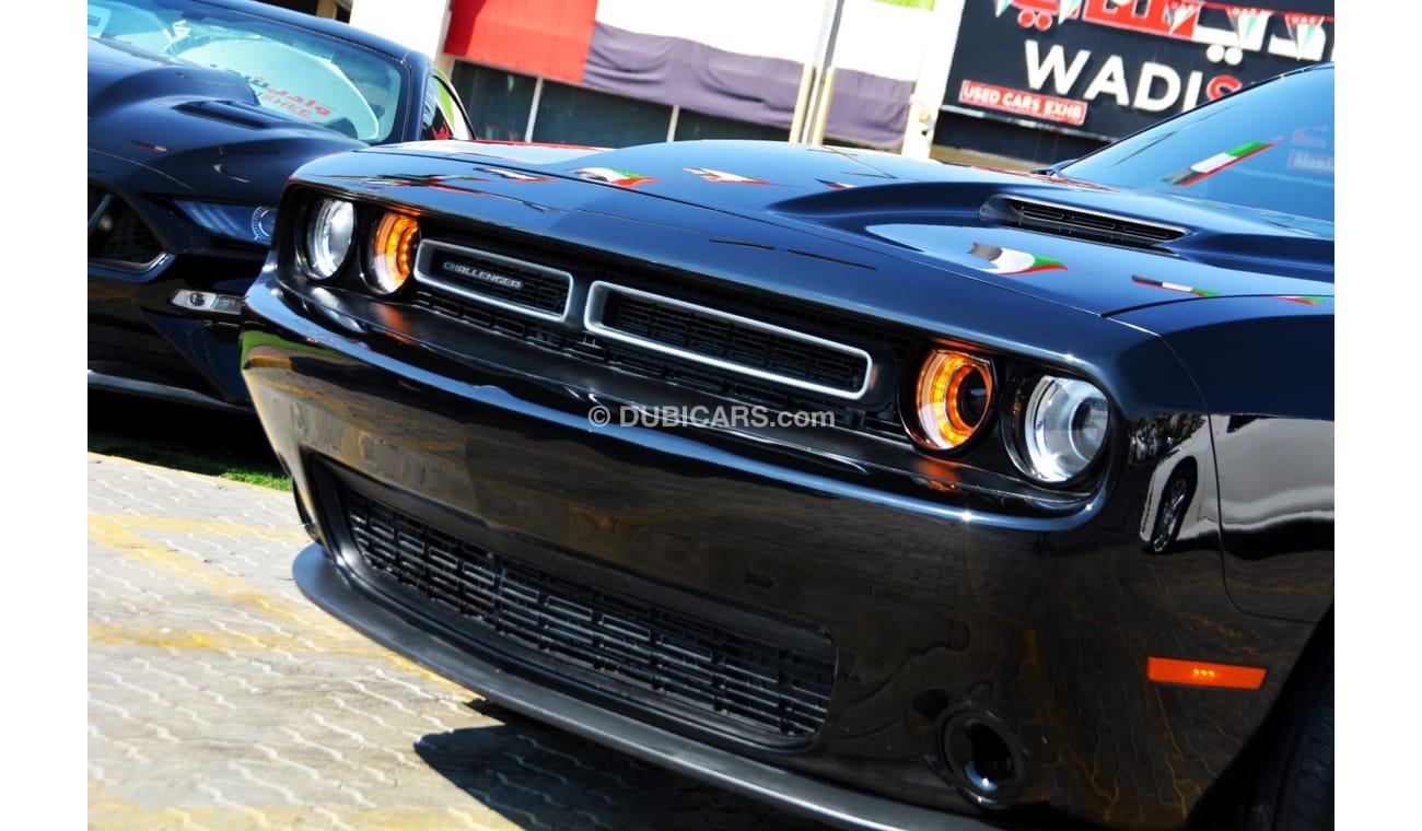 Dodge Challenger CHALLENGER SXT PLUS//SUN ROOF//BLIND SPOT//BIG SCREN//AIR BAGS