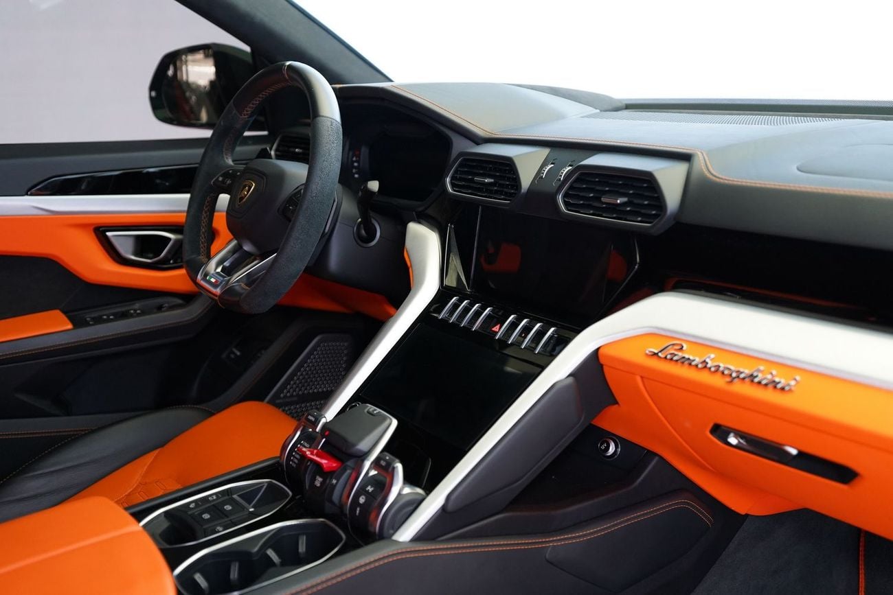Lamborghini Urus STD 4.0T V8 CAPSULE