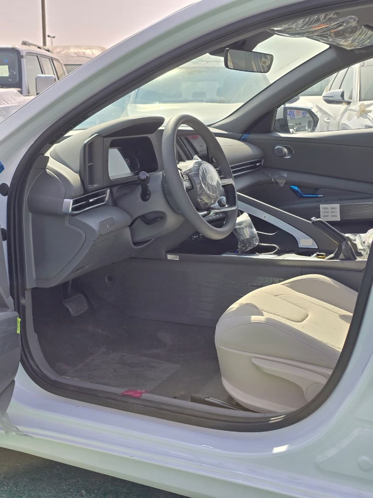 هيونداي إلانترا 2024 Hyundai Elantra 1600cc 2WD Comfort Automatic