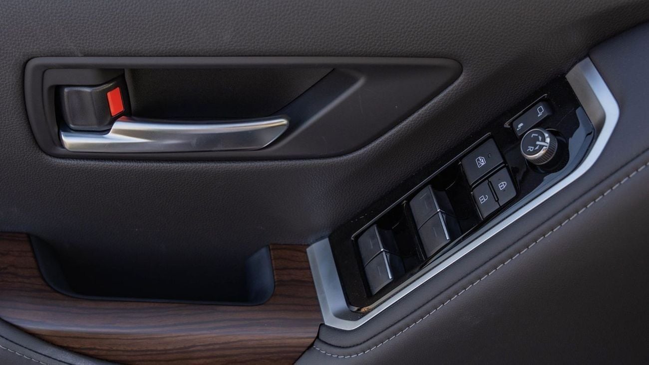 تويوتا لاند كروزر 2025 Toyota Land Cruiser 300 GXR 3.3L Twin Turbo AT Diesel (White)