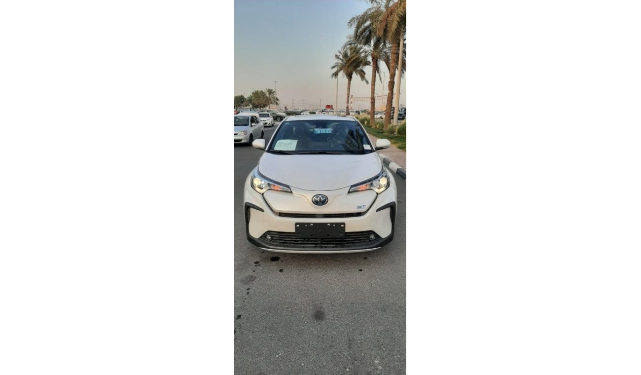 تويوتا Izoa TOYOTA IZOA CH R  ELECTRIC 2022 WITH OPEN SUNROOF KEYLESS SMART ENTRY