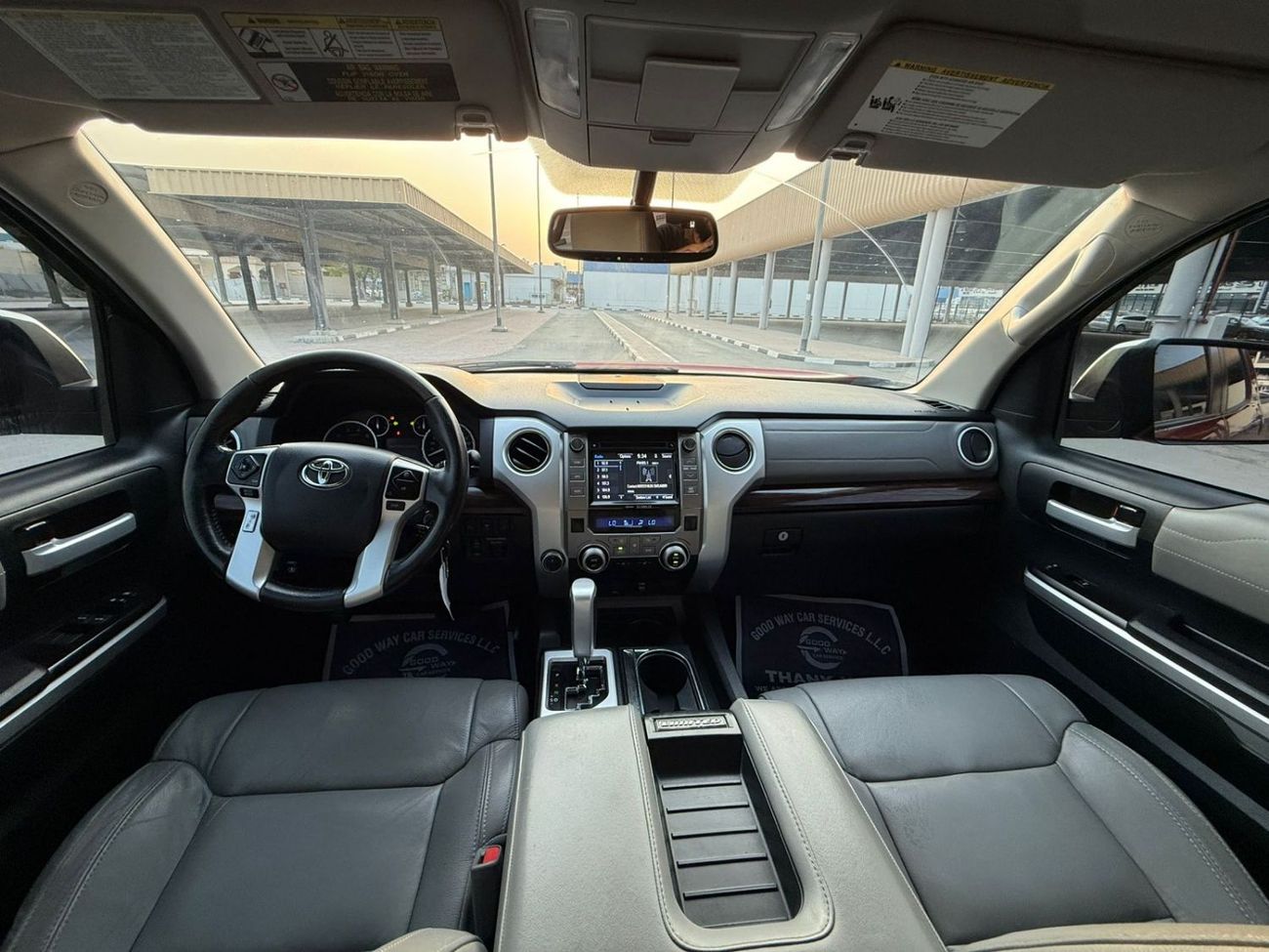 تويوتا تاندرا PETROL TUNDRA 5,7 LITER LEFT HAND DRIVE 2017 MODEL