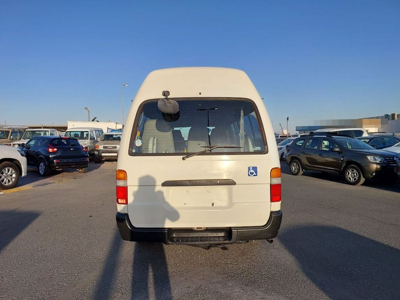 Toyota Hiace TOYOTA HIACE COMMUTER VAN RHD 2002 MODEL 3.0 L DIESEL AUTOMATIC(PM12553)